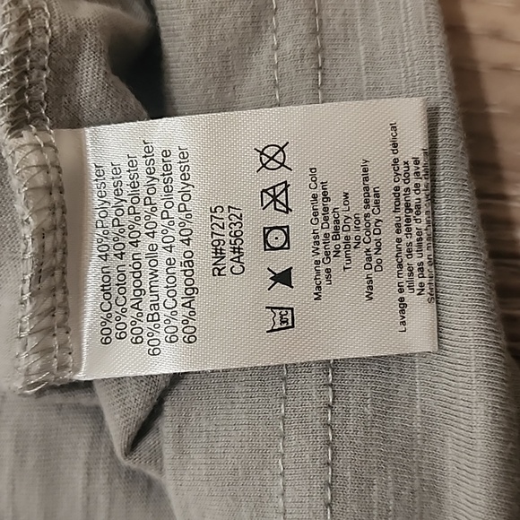 Grey Fox Deluxe Tee - Picture 5 of 8